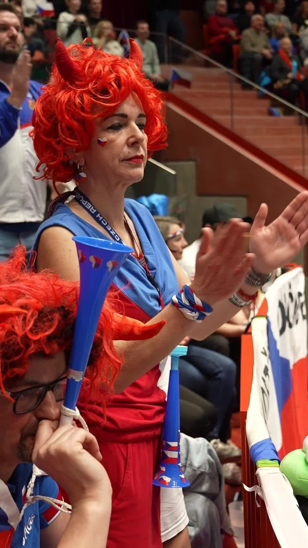 Češi rozehráli Davis Cup se Švédskem. Podívejte se na fanklub v Jihlavě